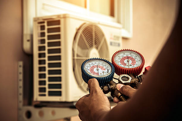 Professional Ductwork Repair technician working in Genoa, AR